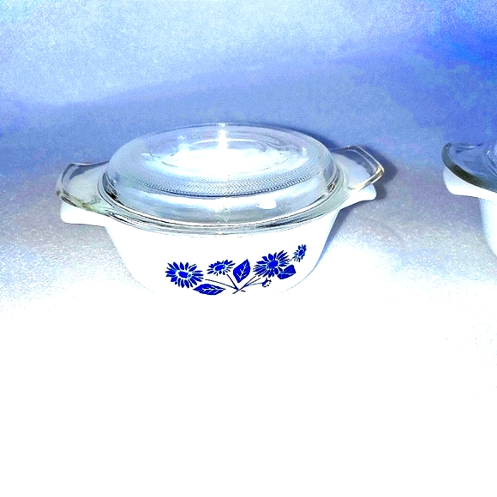 FIRE KING Blue Cornflower Casserole Dishes with lids 22 oz